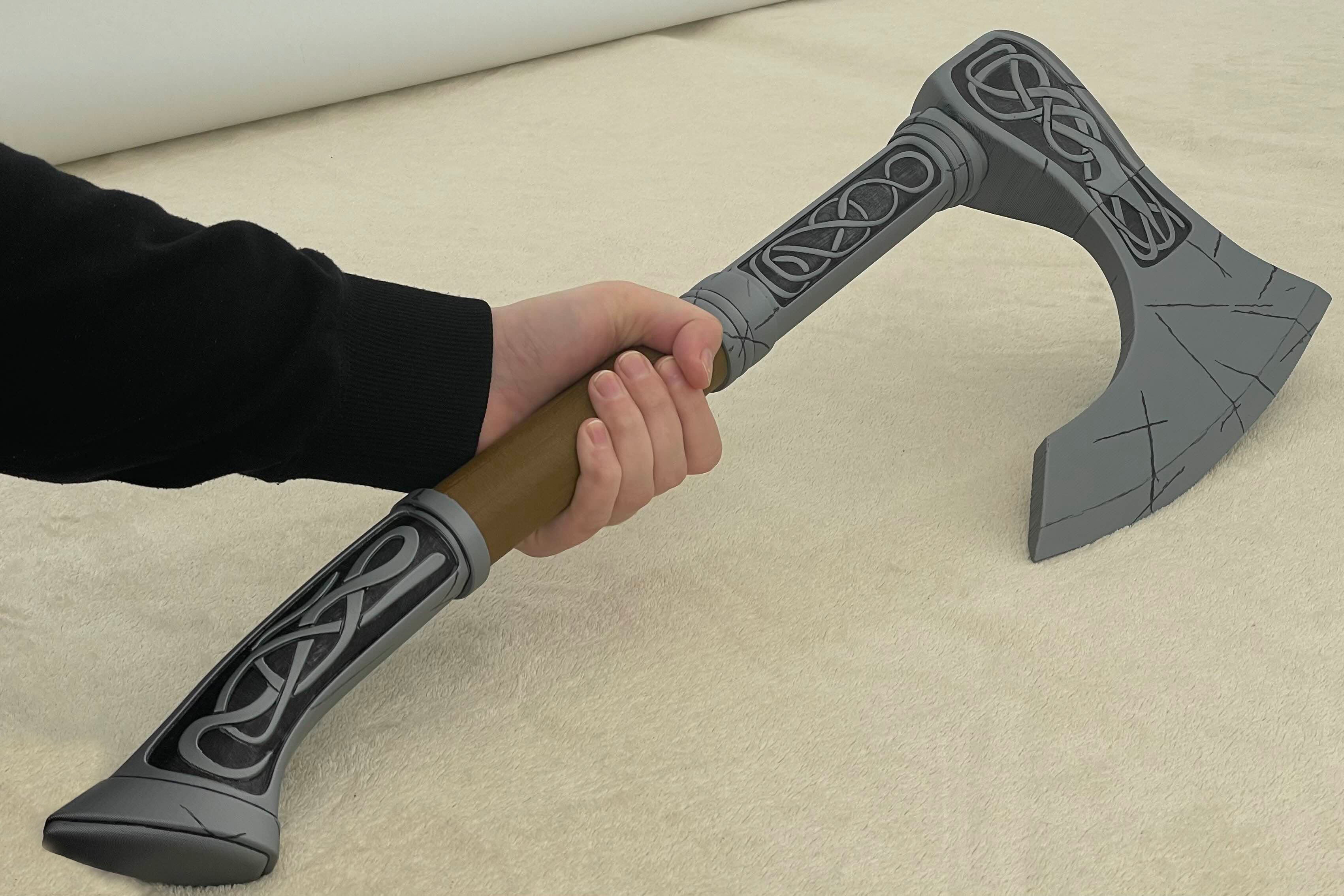 Vikingská sekera z  hry Asasin Valhala