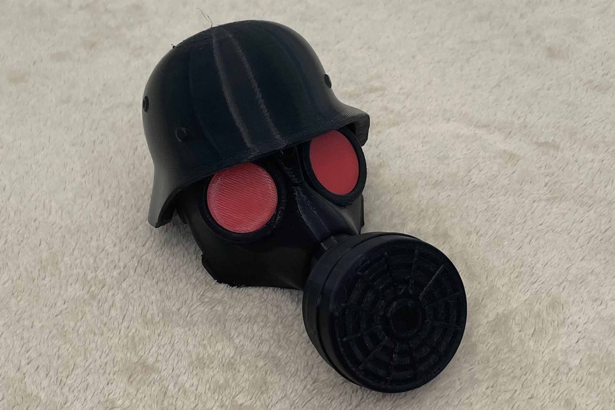 Plynová maska  -  ozdoba na ťažné auta