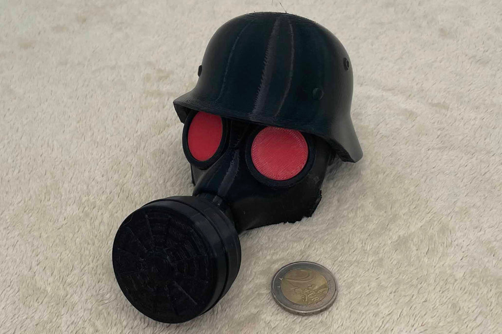 Plynová maska  -  ozdoba na ťažné auta